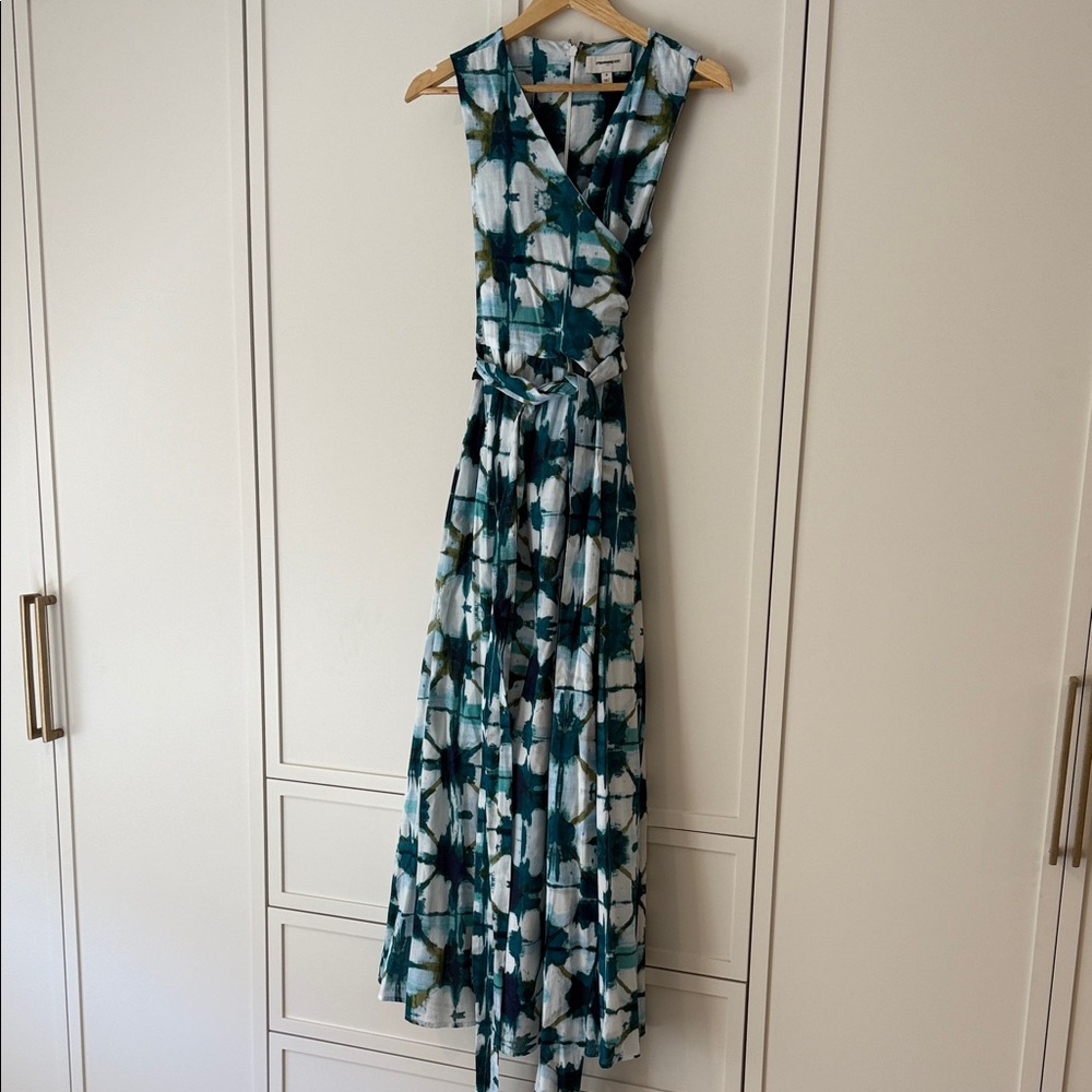 Banana Republuc Elegant Teal and White Maxi Dress